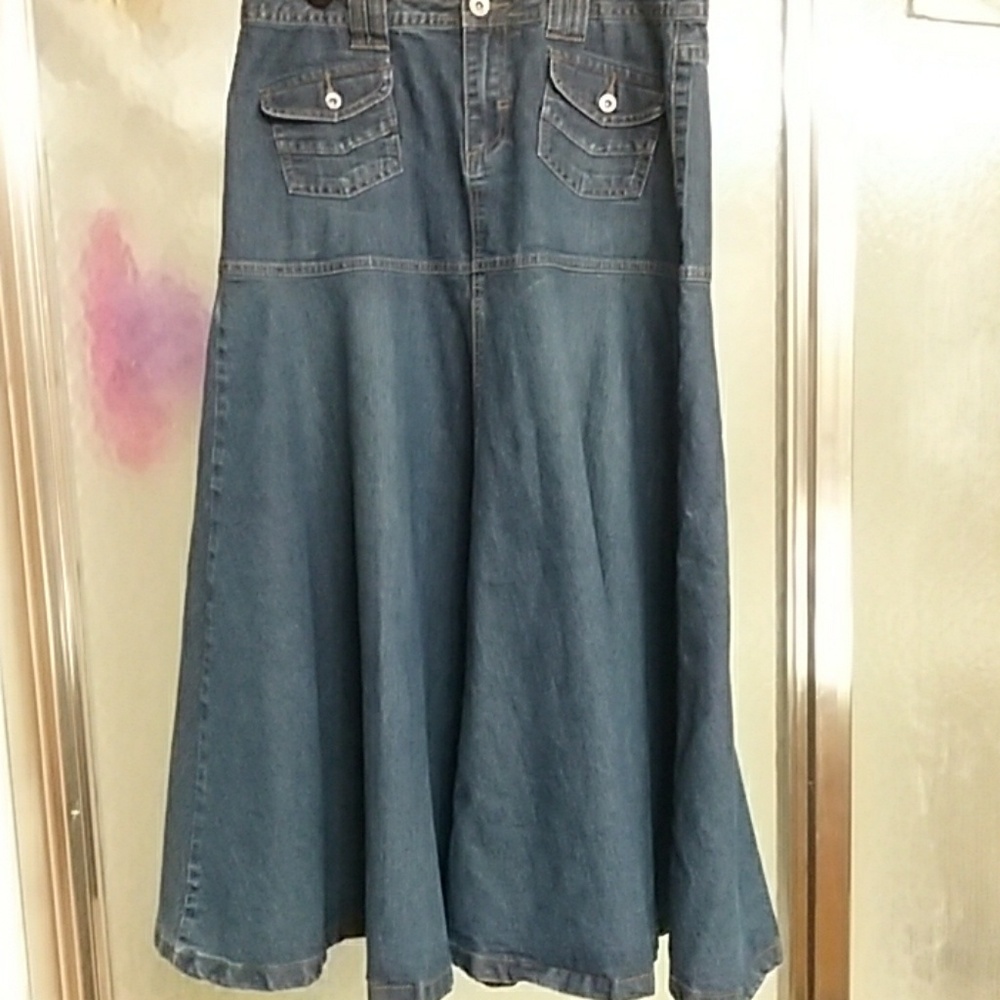 Long Cato's blue jean denim skirt